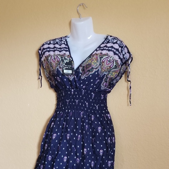 Dress - Picture 3 of 3